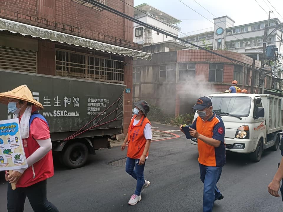 區長親自確認清消過程