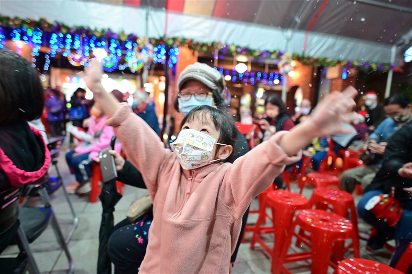 哇!深坑下雪啦