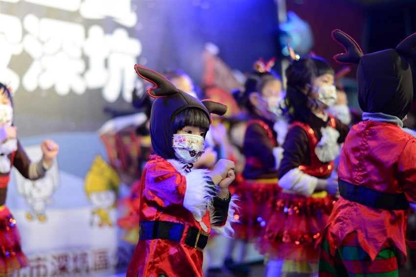 可愛小小麋鹿到深坑啦