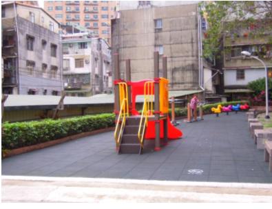 新北市深坑區萬福公園溜滑梯